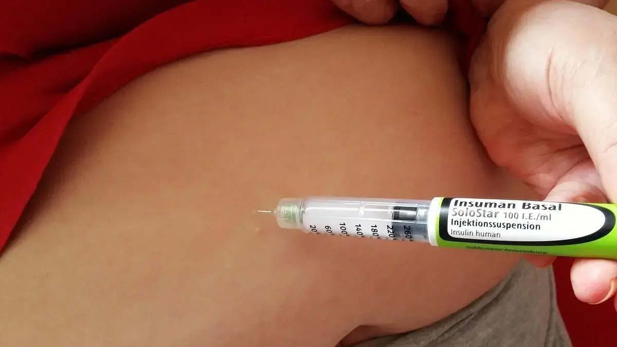 Insulin injection discussing weight gain side effect.