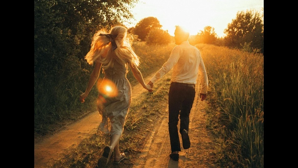 Silhouette of a walking person and a stopwatch showing short regular walks versus many steps.