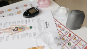 Illustration showing how insulin resistance affects the heart, leading to metabolic dysfunction and increased heart disease risk.