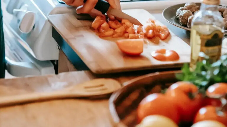 Healthy whole foods plate with vegetables, lean protein, and whole grains.