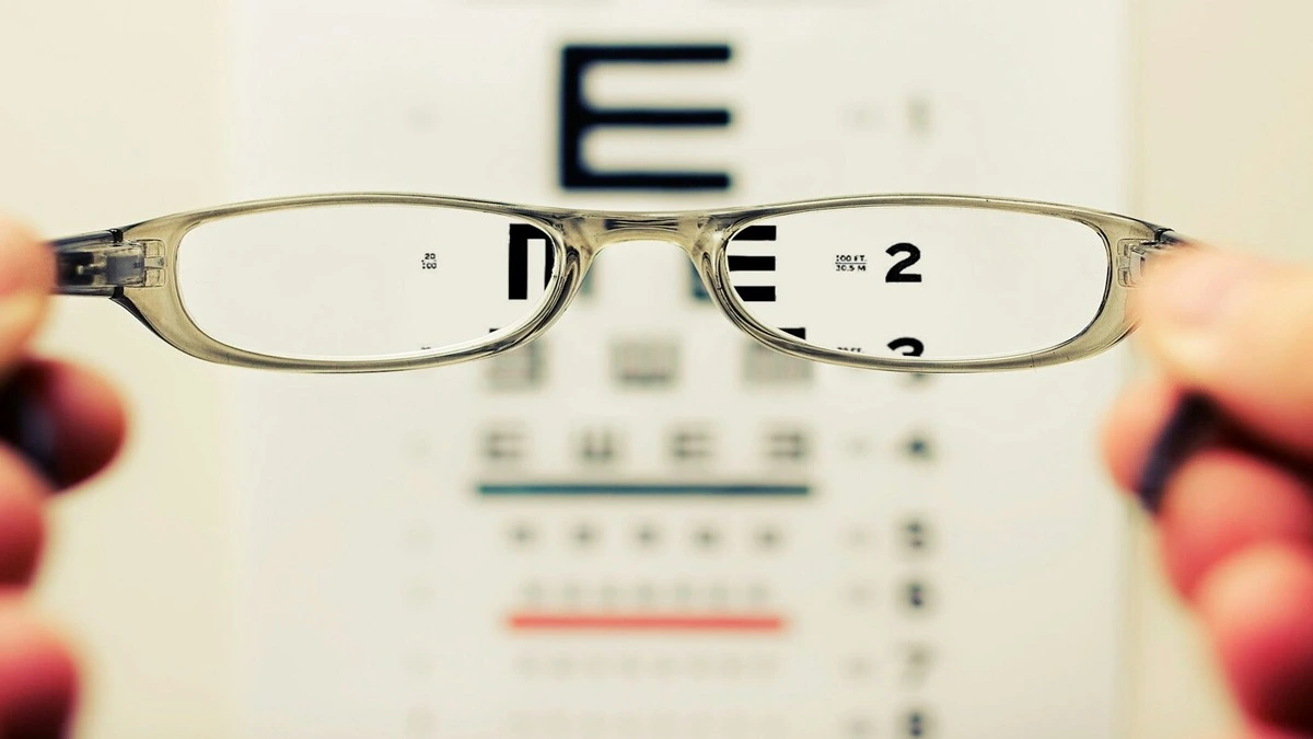 Blood pressure and glaucoma relationship affecting retinal circulation and optic nerve health