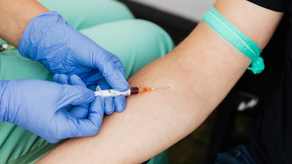 A detailed educational article explaining HbA1c (glycated hemoglobin), how it reflects average blood sugar over 2–3 months, its diagnostic ranges for normal, prediabetes, and diabetes, and its role in long-term metabolic health and disease risk.