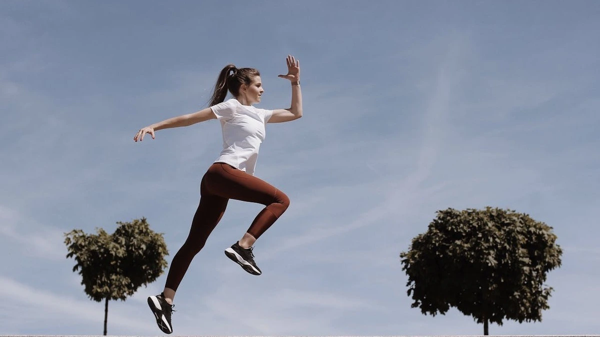 Person doing aerobic exercise to support brain health and slow brain ageing