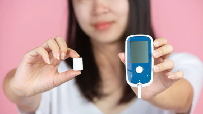 Langlara insulin glargine biosimilar and glucose monitor for diabetes treatment