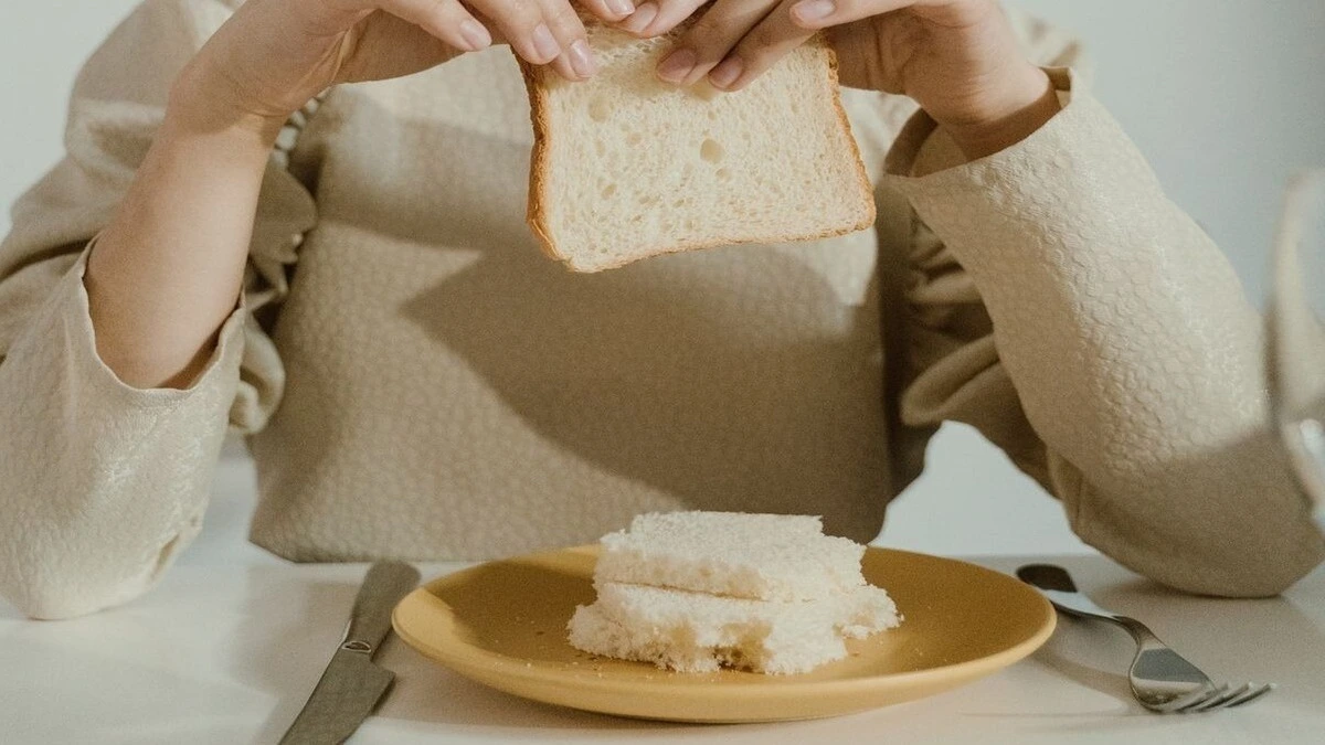 Frozen bread and refrigerated rice compared for resistant starch